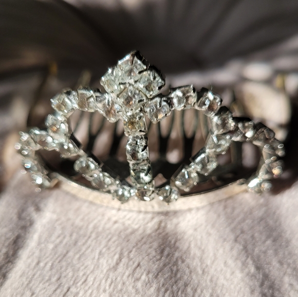 Tiara - Picture 2 of 3